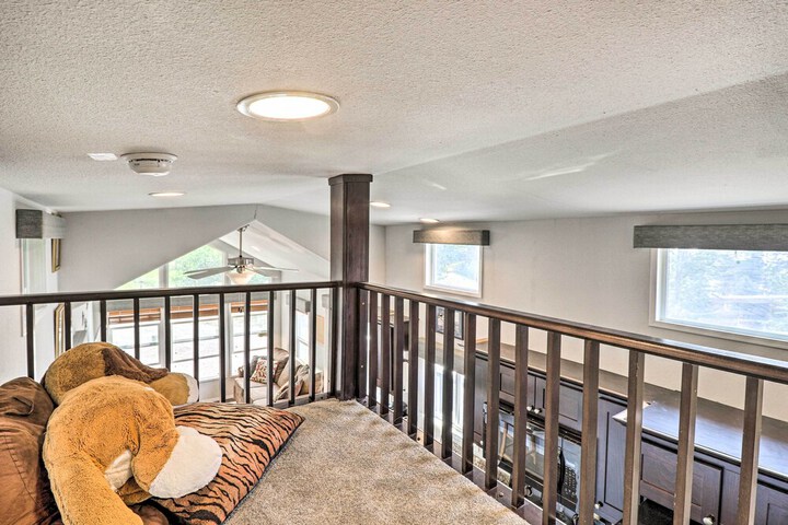 Eureka Tiny Home w / Hot Tub & Community Beach!