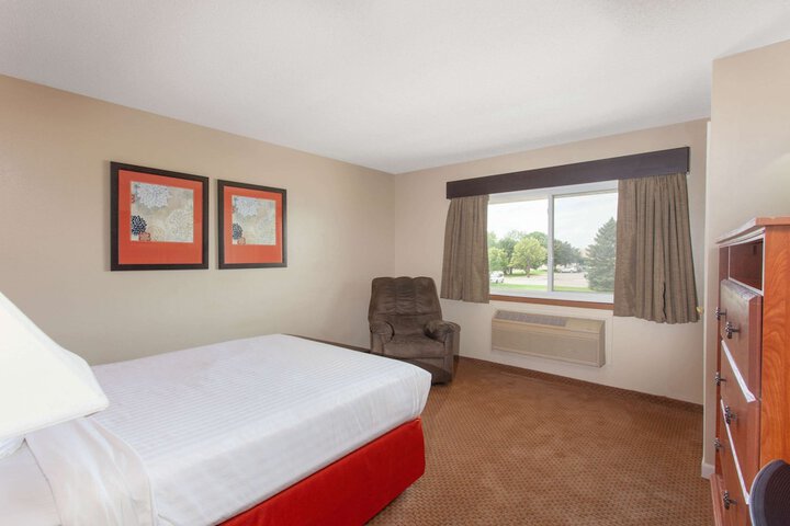 Room 13 of 25