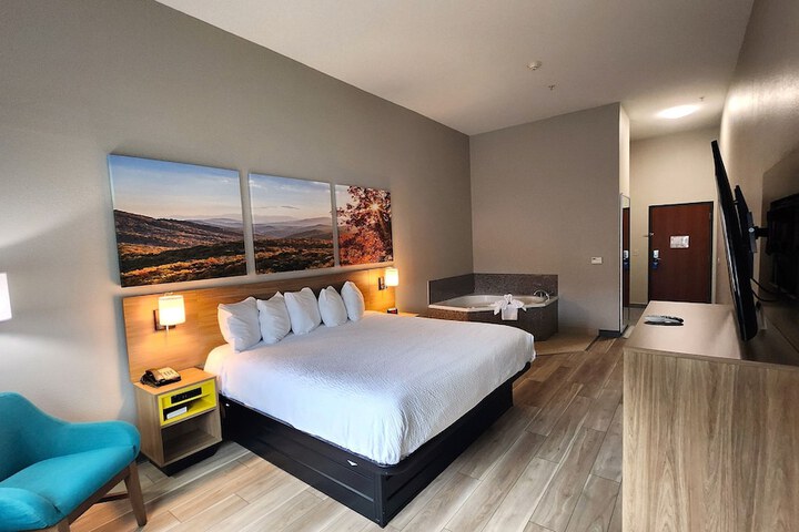 Room 8 of 20