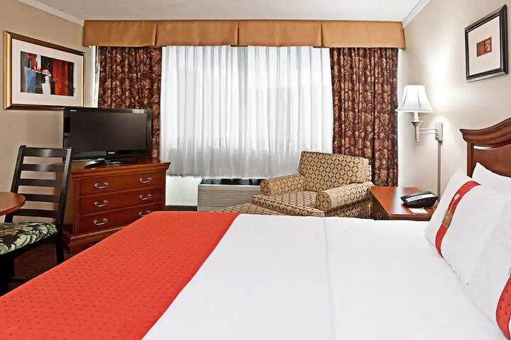 Days Inn by Wyndham Warren