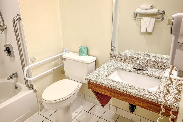 Room 32 of 55