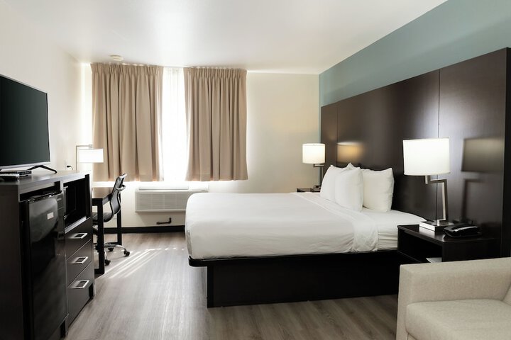 Room 27 of 36