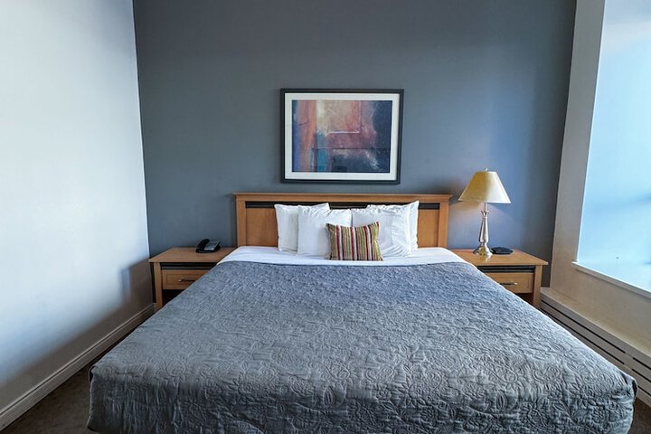 Room 32 of 54