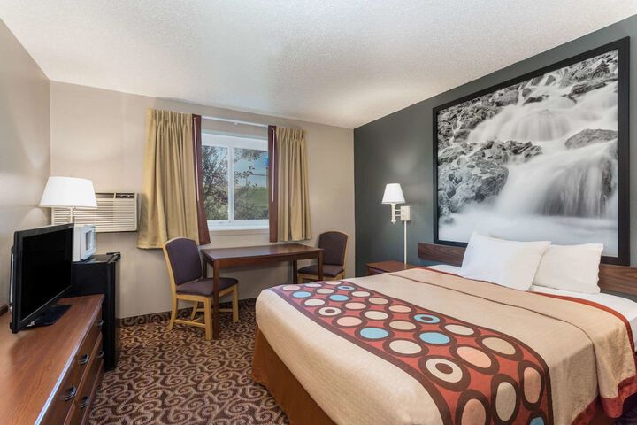 Room 22 of 35