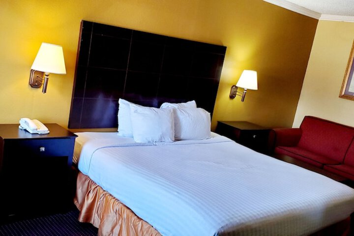 Room 15 of 34