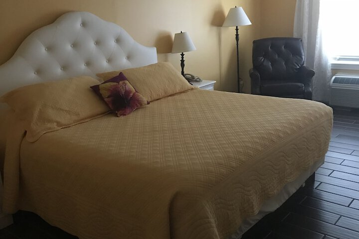Room 27 of 42