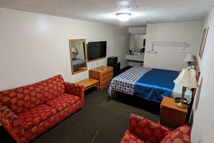 Room 7 of 11