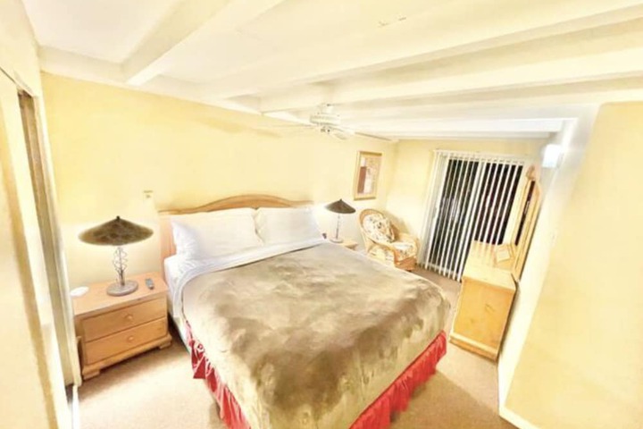 Room 30 of 69