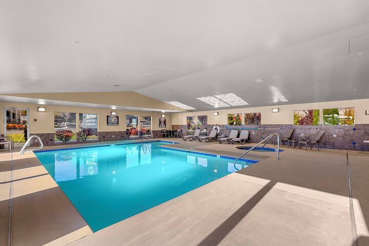 Clarion Pointe Wenatchee