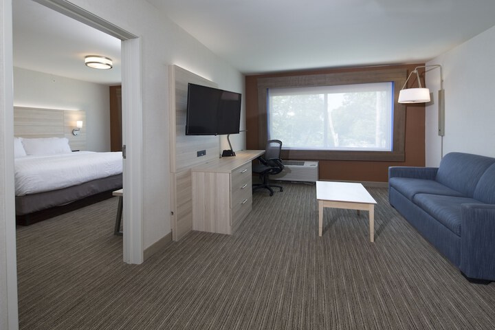 Room 19 of 35