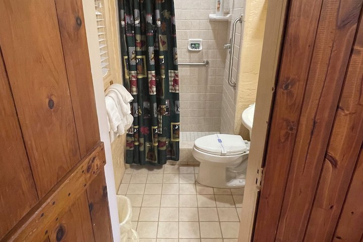 Mountain Aire Cottages Inn & Glamping