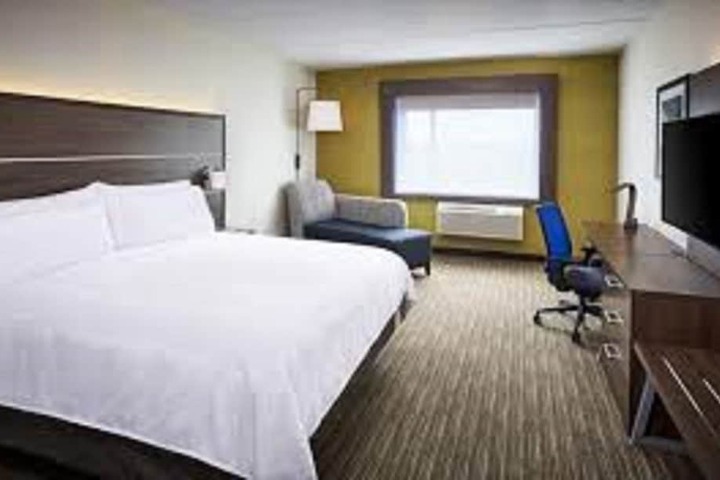 Room 14 of 38