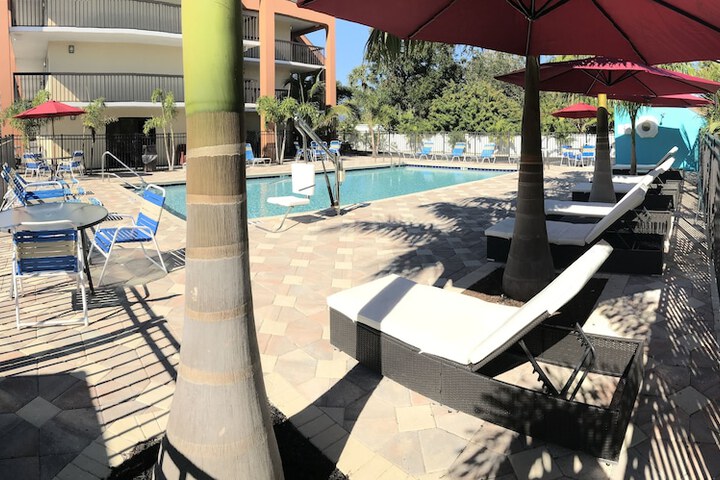 Pool 8 of 25