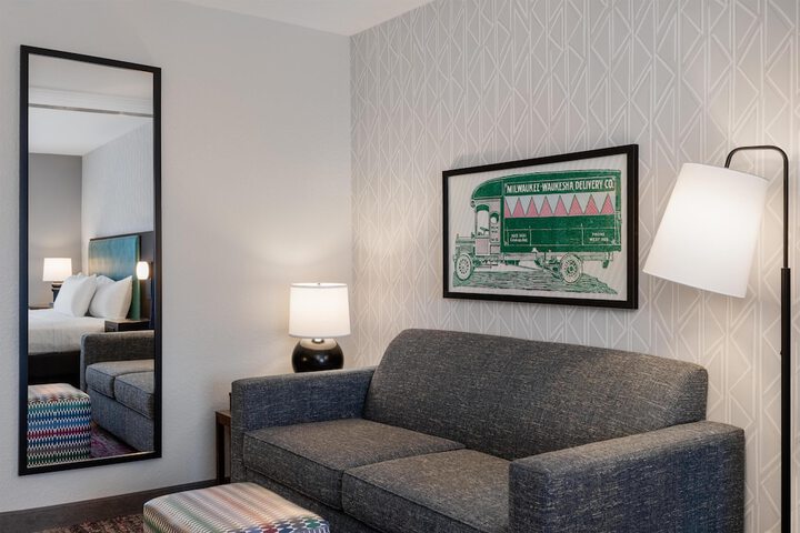Home2 Suites by Hilton Milwaukee Brookfield