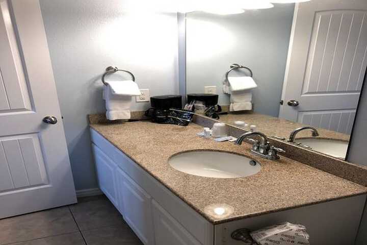 Beachgate CondoSuites and Oceanfront Resort