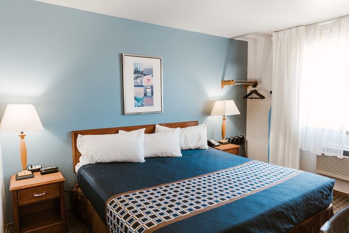 Room 10 of 25