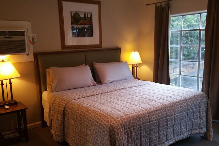 Room 27 of 43