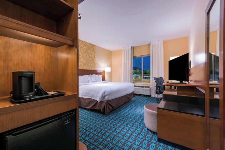 Room 26 of 34