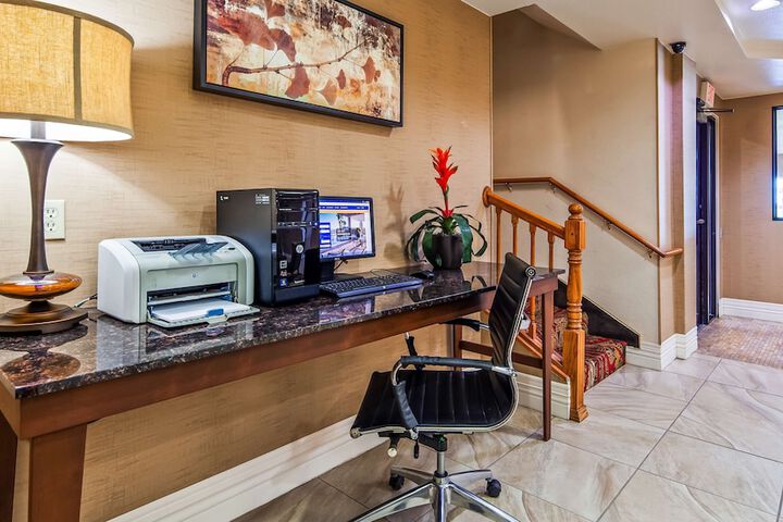 Business Center 20 of 20