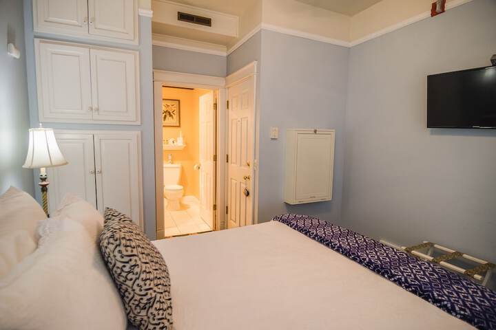 Room 78 of 144