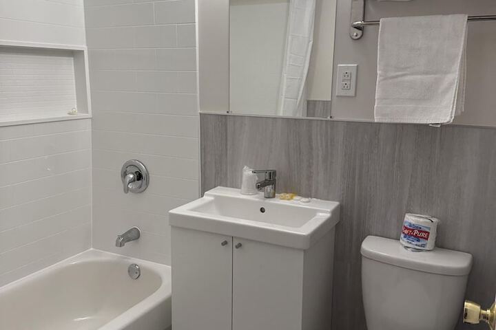 Room 9 of 19
