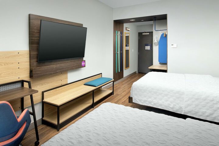 Room 22 of 33