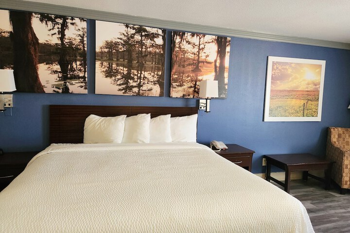 Room 15 of 27
