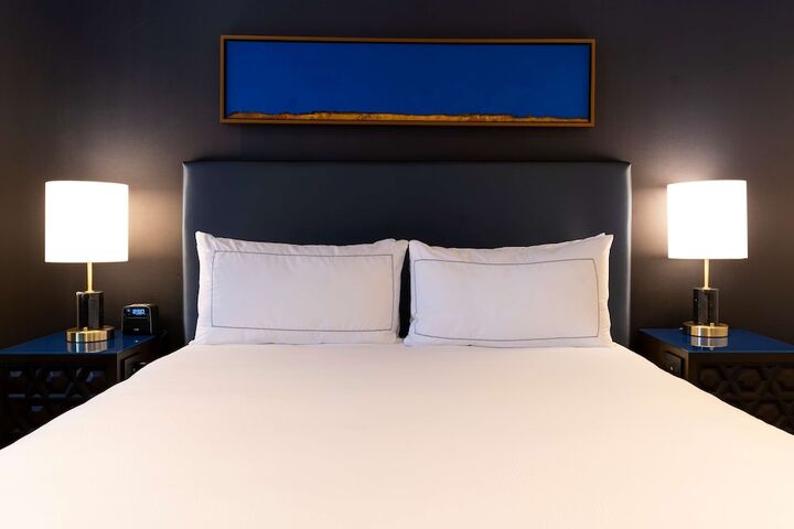 Room 27 of 53