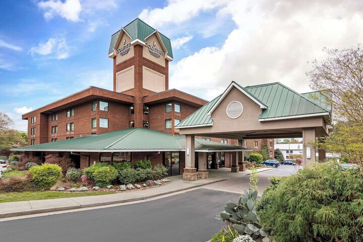 Hotel 2 of 32