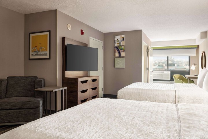 Room 11 of 29