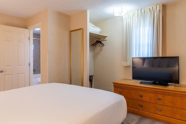 Port Inn and Suites Portsmouth an Ascend Collection Hotel