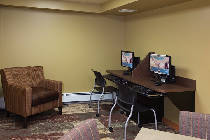 Business Center 31 of 36