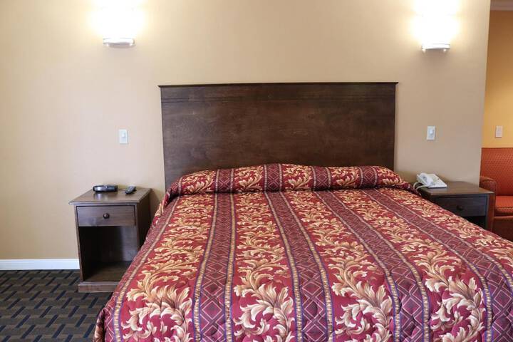 Room 27 of 42