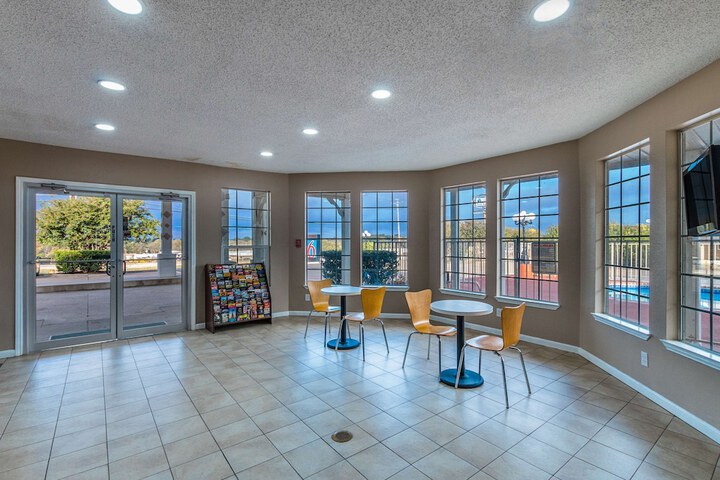 Motel 6 Waxahachie TX