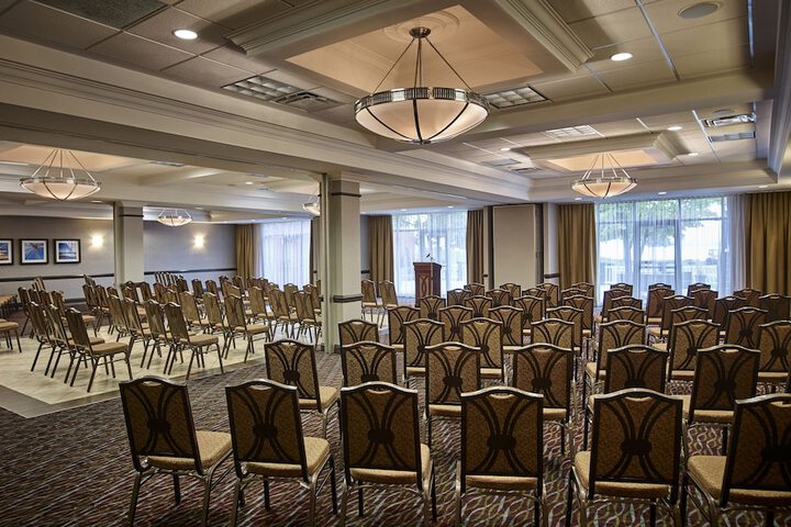 Waterfront Hotel Downtown Burlington