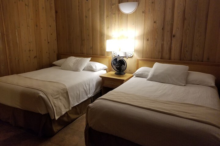 Room 102 of 229