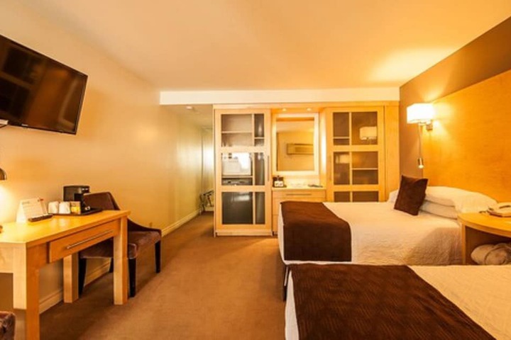 Room 54 of 68