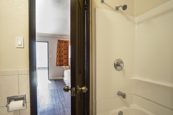 Room 27 of 45