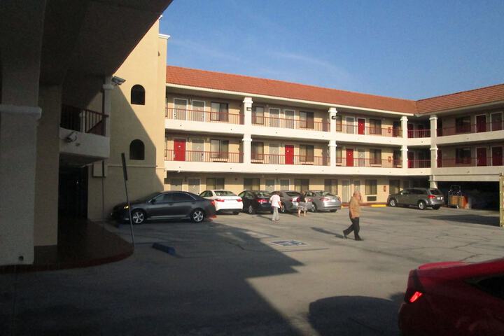 Hotel 4 of 30