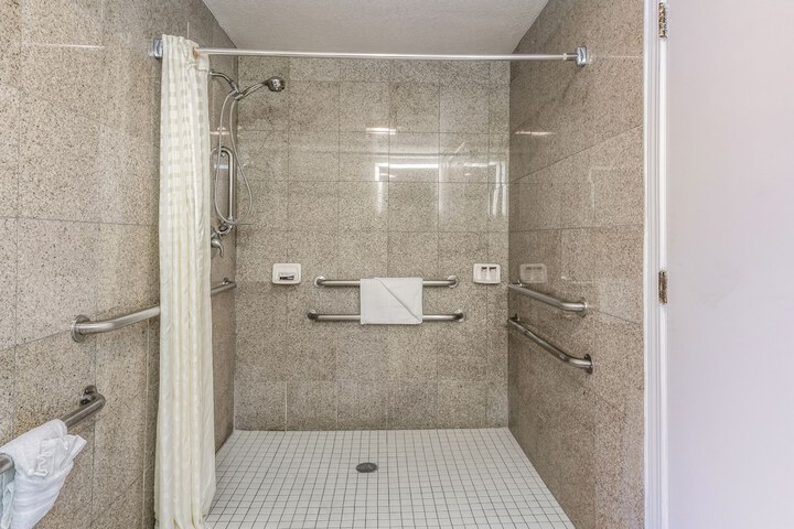 Room 21 of 44