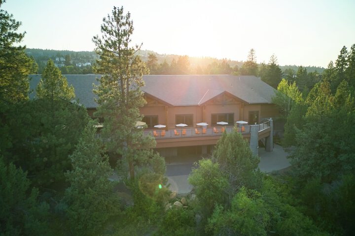 Riverhouse Lodge