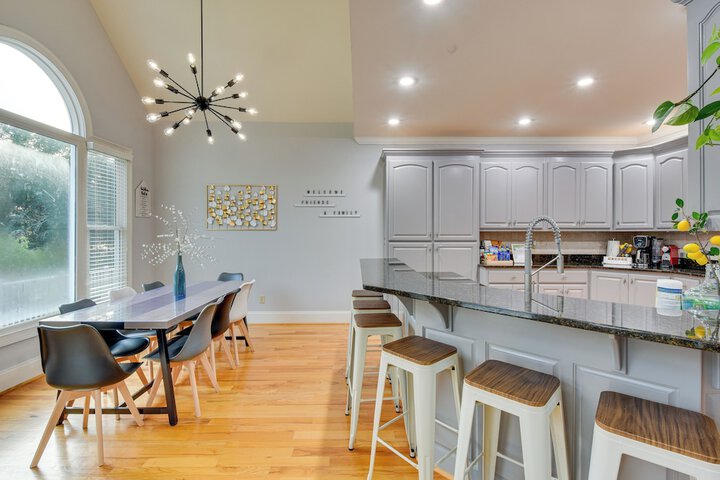 Grand Lakefront Home in Hartwell w / Game Room!