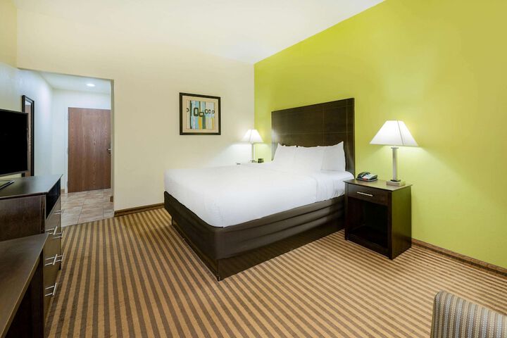 La Quinta Inn & Suites by Wyndham Columbus - Grove City