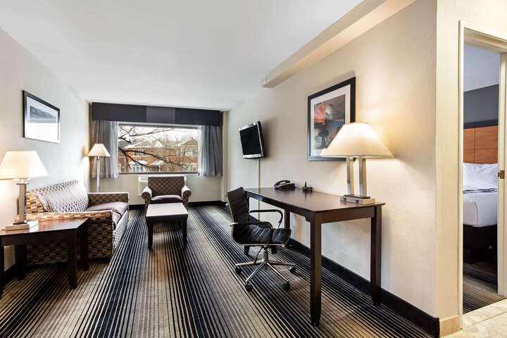Suite 12 of 17