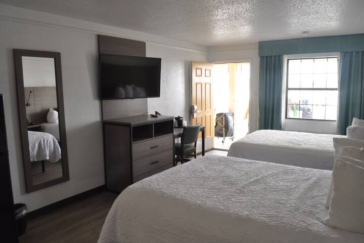 Room 25 of 37