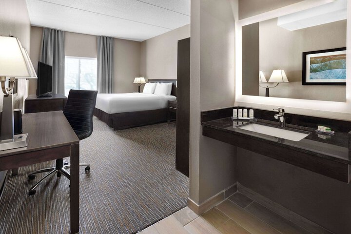 Room 12 of 30