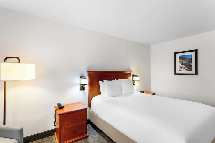 Room 21 of 37