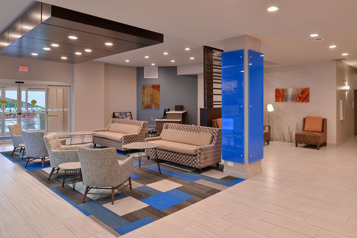 Hotel 6 of 51