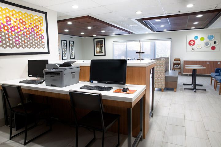 Business Center 47 of 47