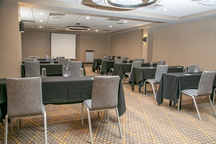 Holiday Inn Metairie New Orleans by IHG